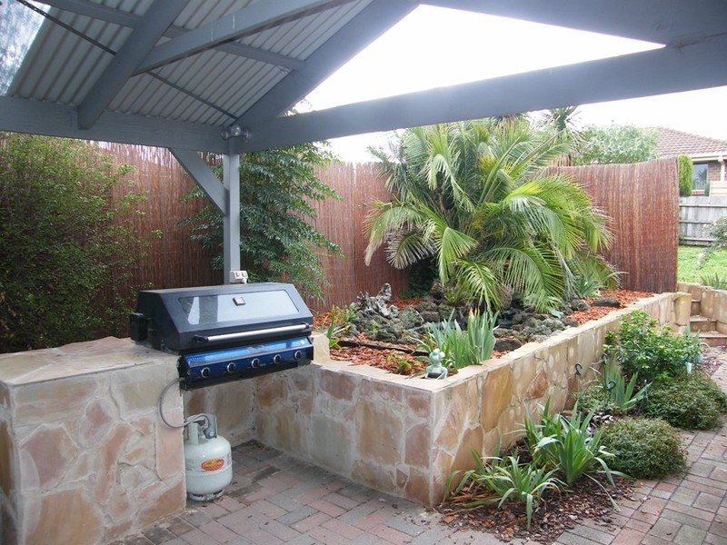 33 Barondi Ave, Narre Warren VIC 3805