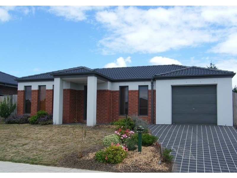 18  Sing Crescent, Berwick VIC 3806