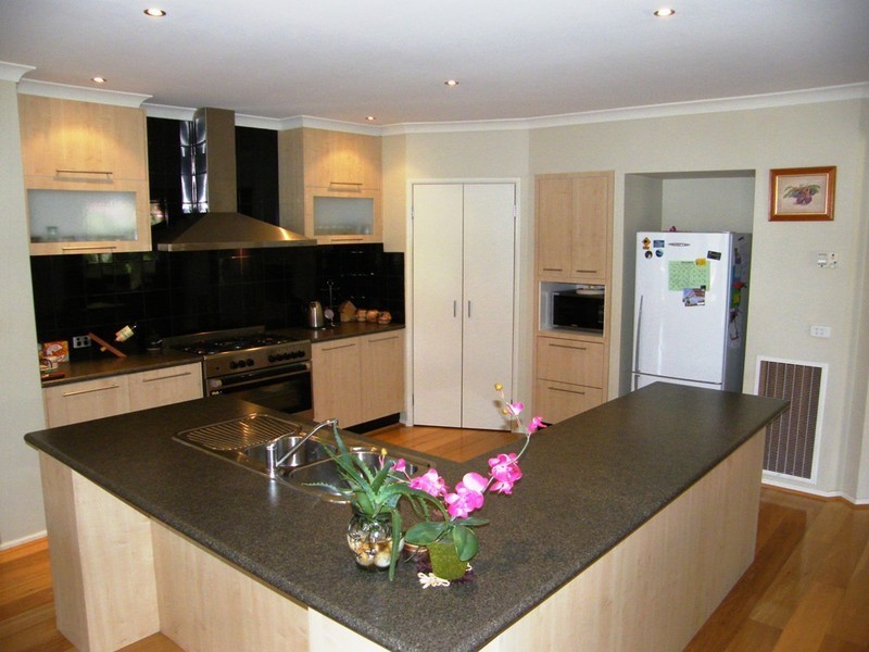 4 Ardenne Court, Narre Warren South VIC 3805