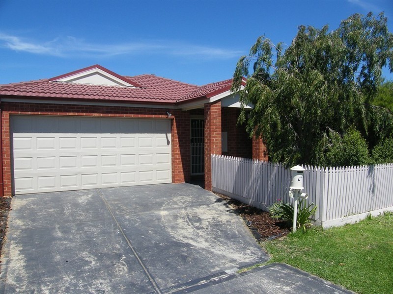 4a Eglinton Close, Berwick VIC 3806