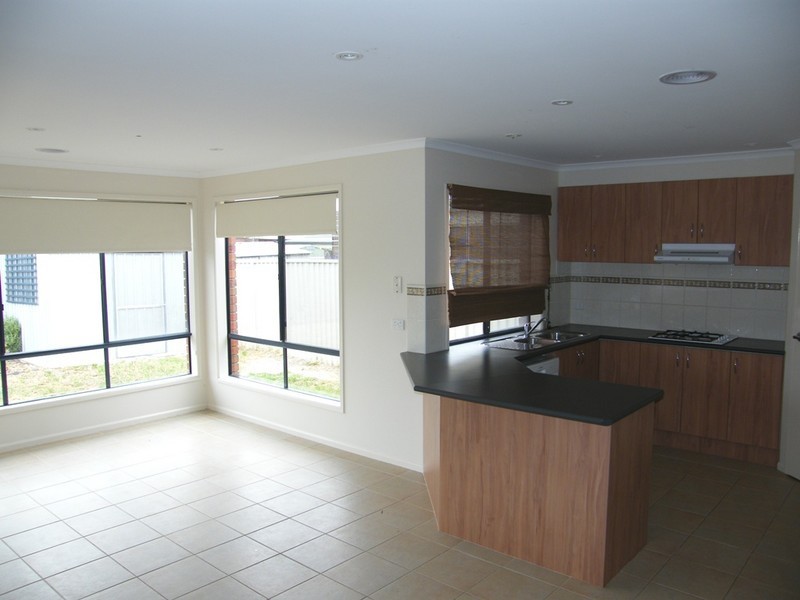 16 Howqua Place, Pakenham VIC 3810