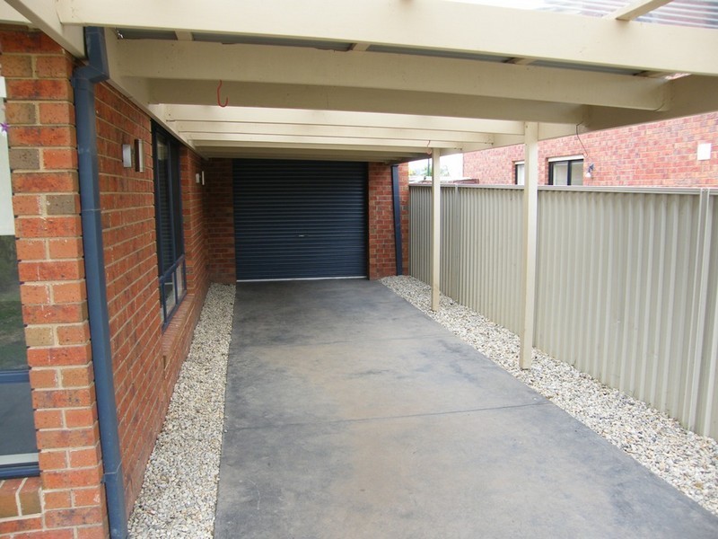 16 Howqua Place, Pakenham VIC 3810