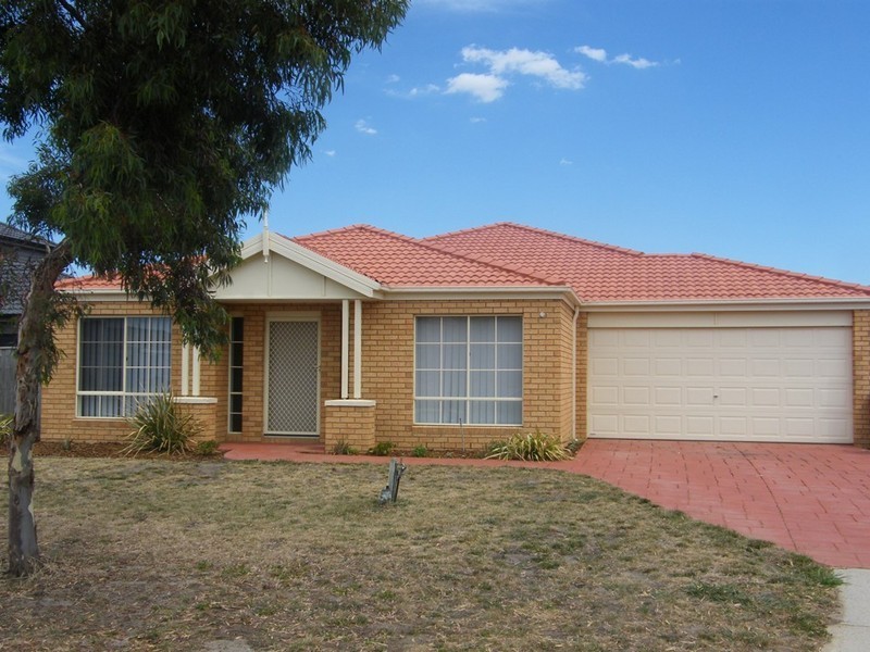 26 The Springs Cl, Narre Warren South VIC 3805