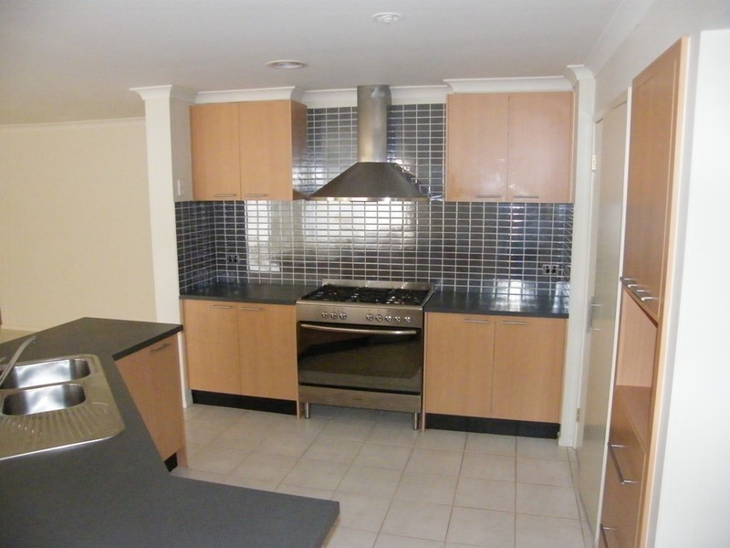 26 The Springs Cl, Narre Warren South VIC 3805