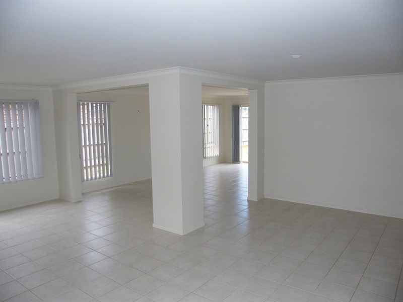 26 The Springs Cl, Narre Warren South VIC 3805
