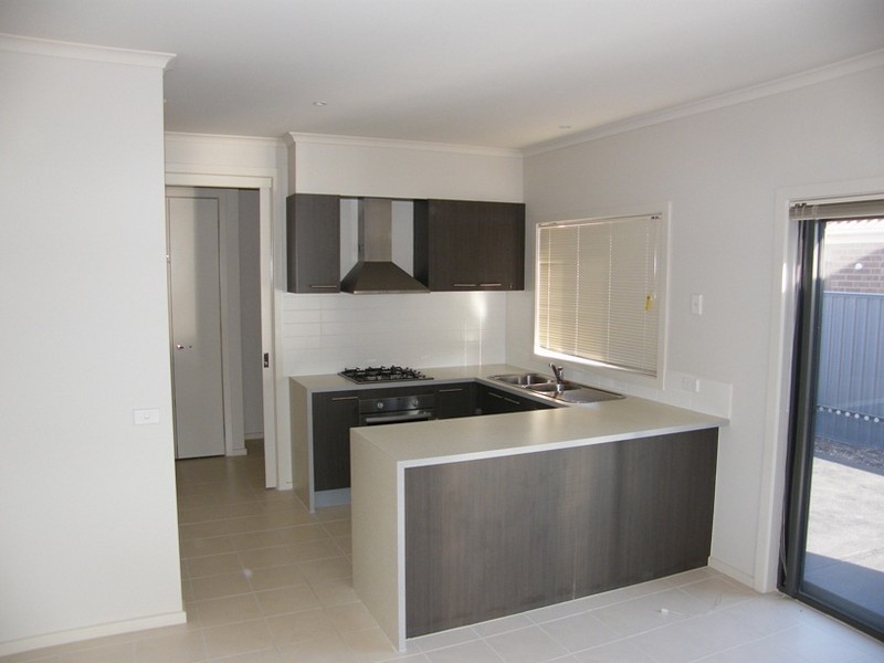 6 Dianella Close, Pakenham VIC 3810