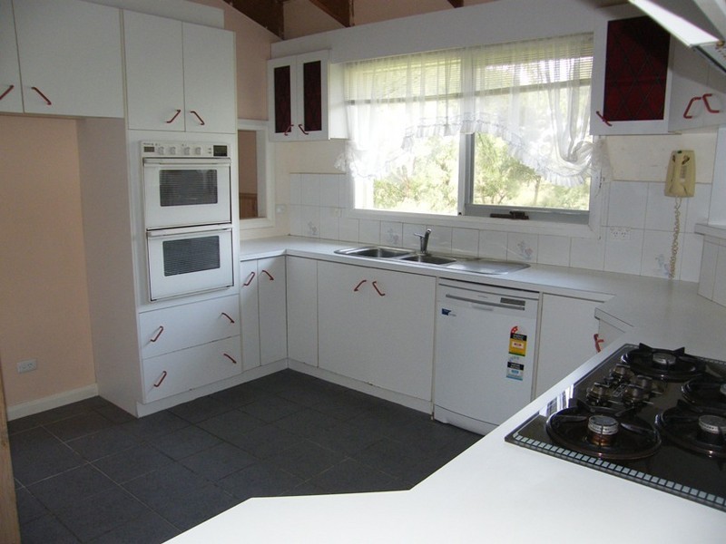 39 St  Georges Road, Beaconsfield Upper VIC 3808