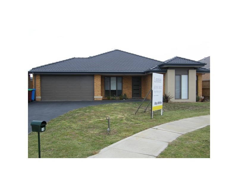 18 Fanfare Close, Berwick VIC 3806