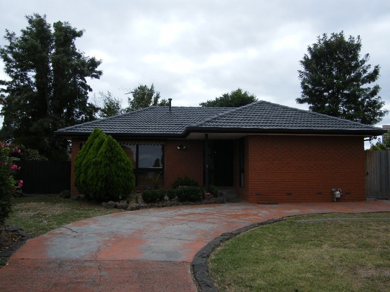 35 Greenacre Crescent, Narre Warren VIC 3805