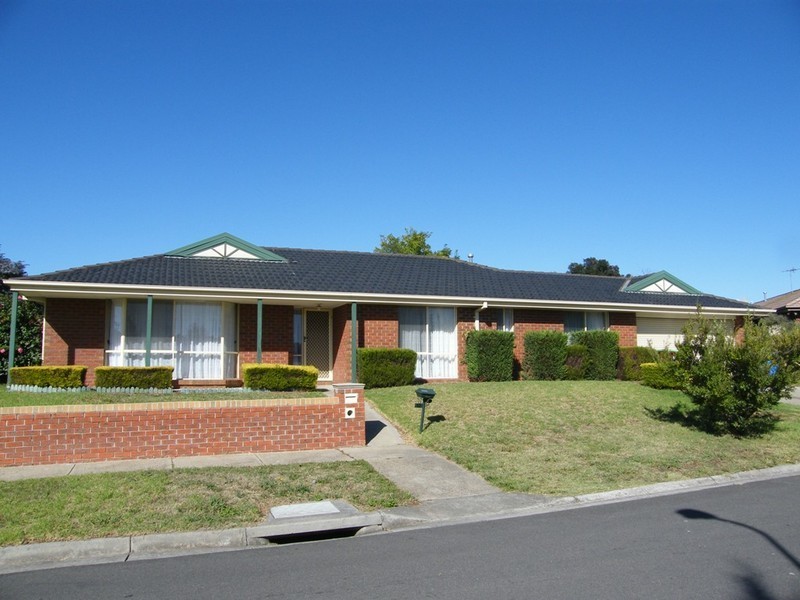 21 Strathaird Drive, Narre Warren South VIC 3805