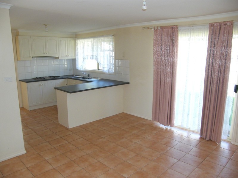 21 Strathaird Drive, Narre Warren South VIC 3805