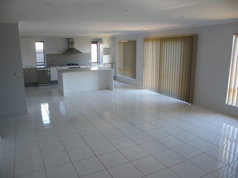 33 Filmer Crescent, Narre Warren South VIC 3805