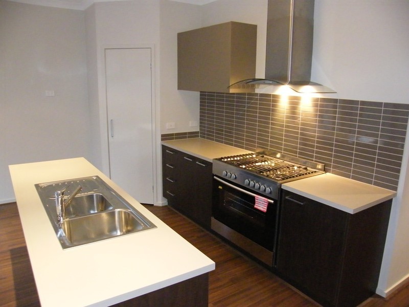 8 Kilburn Place, Pakenham VIC 3810