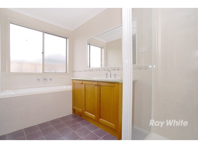 6 Osprey Court, Pakenham VIC 3810