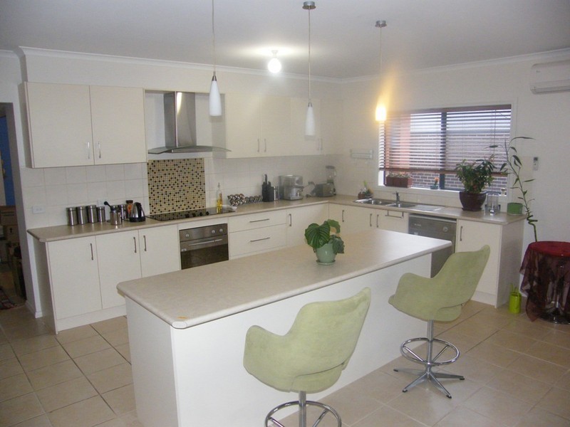 14 Southgate Drive, Berwick VIC 3806