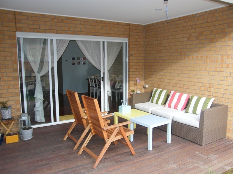 16 Fanfare Close, Berwick VIC 3806