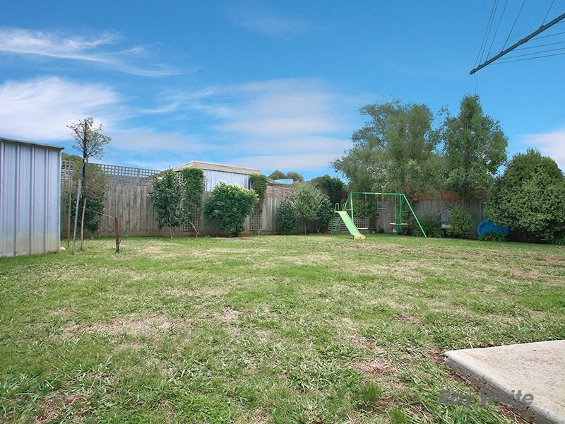 129 Avebury Drive, Berwick VIC 3806