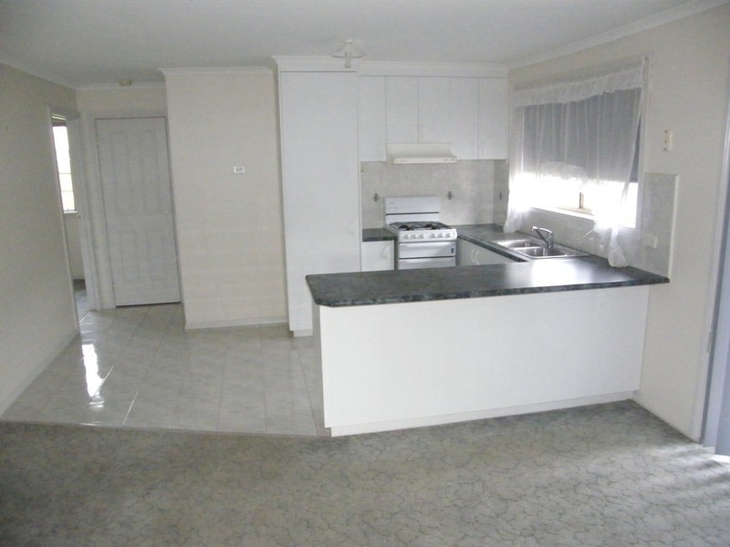 38 Mondous Court, Berwick VIC 3806