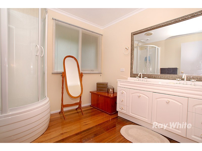 110 Sweeney Drive, Narre Warren VIC 3805