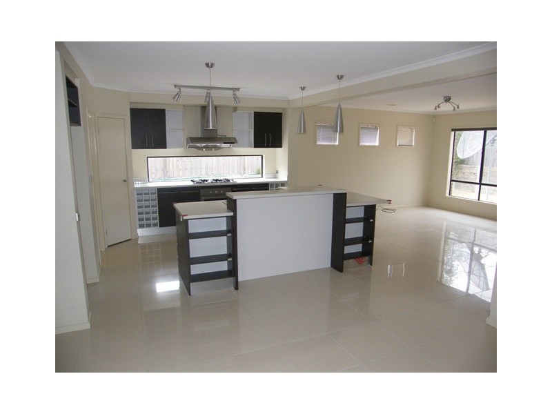 42  Riviera Drive, Berwick VIC 3806