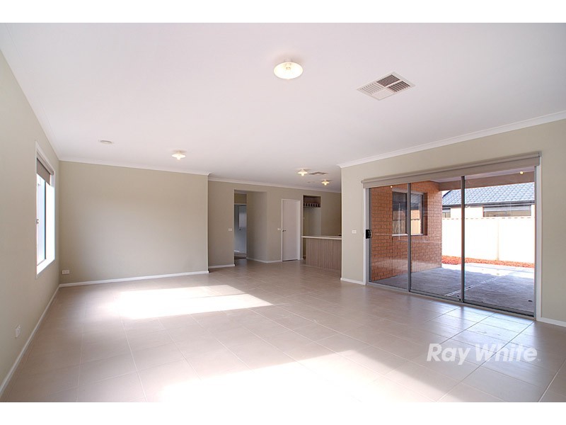 54 Tomasetti Crescent, Narre Warren VIC 3805