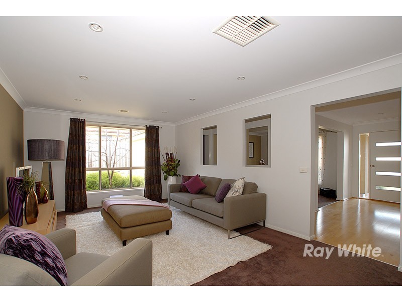6 Cedarwood Crescent, Berwick VIC 3806