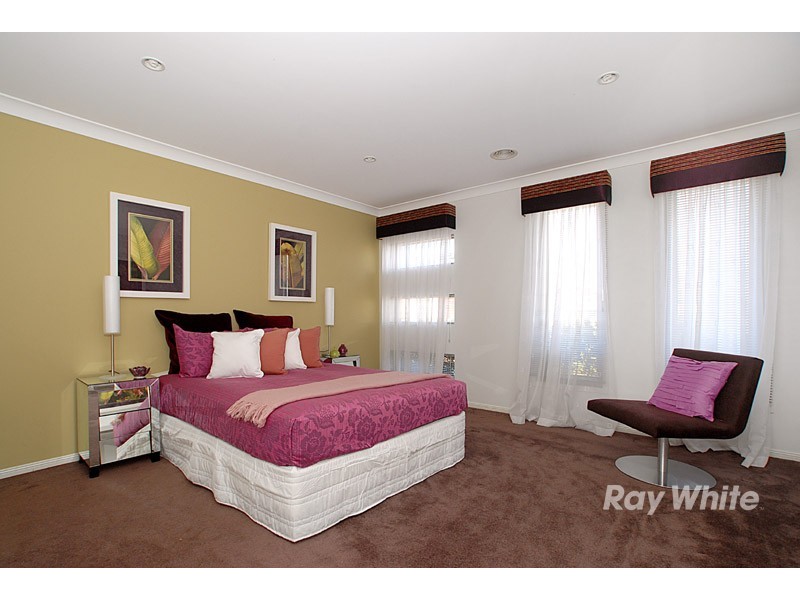 6 Cedarwood Crescent, Berwick VIC 3806