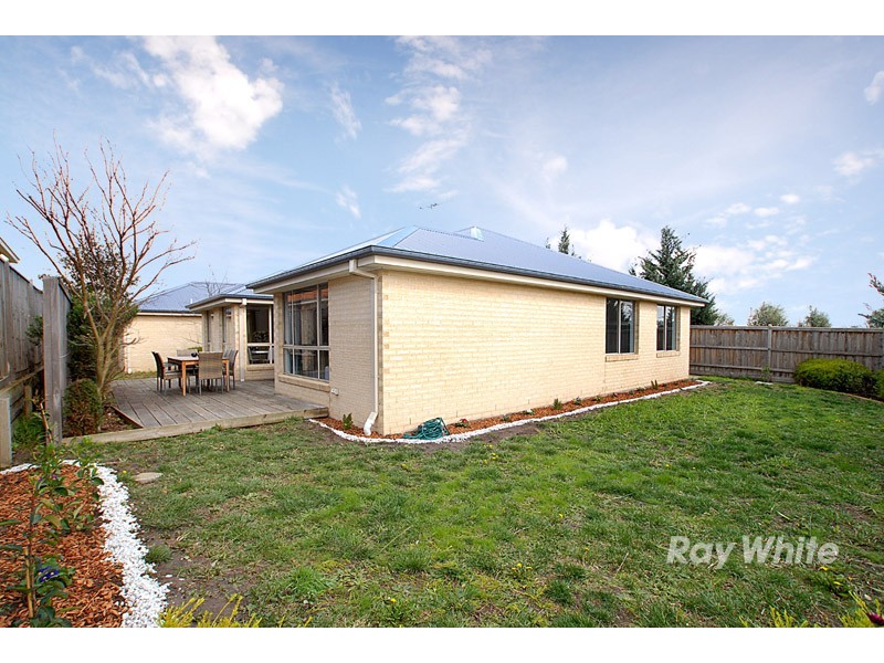 6 Cedarwood Crescent, Berwick VIC 3806