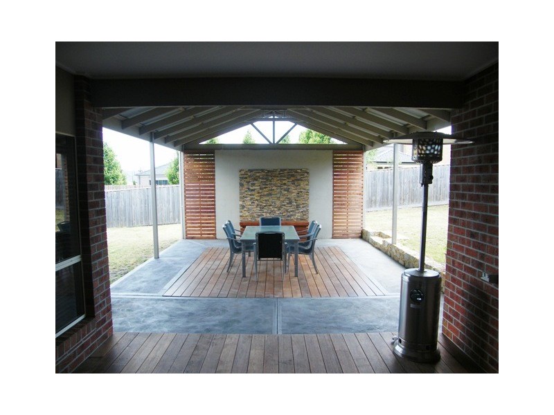 3 Lakewood Place, Berwick VIC 3806