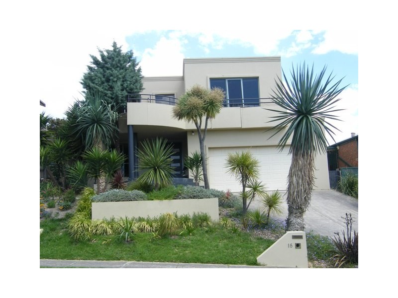 15 Lawrence Drive, Berwick VIC 3806