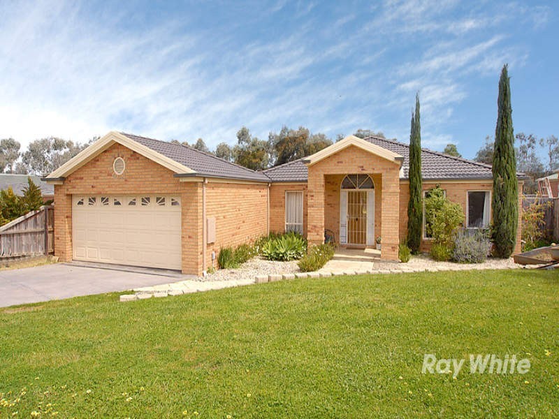 33 Hammerwood Green, Beaconsfield VIC 3807