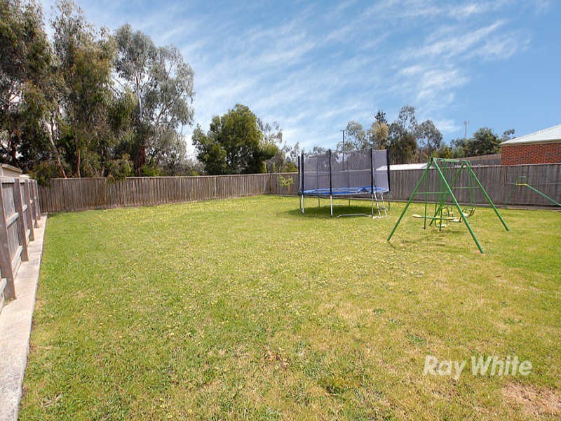 33 Hammerwood Green, Beaconsfield VIC 3807