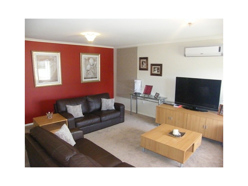 34 Riviera Drive, Berwick VIC 3806