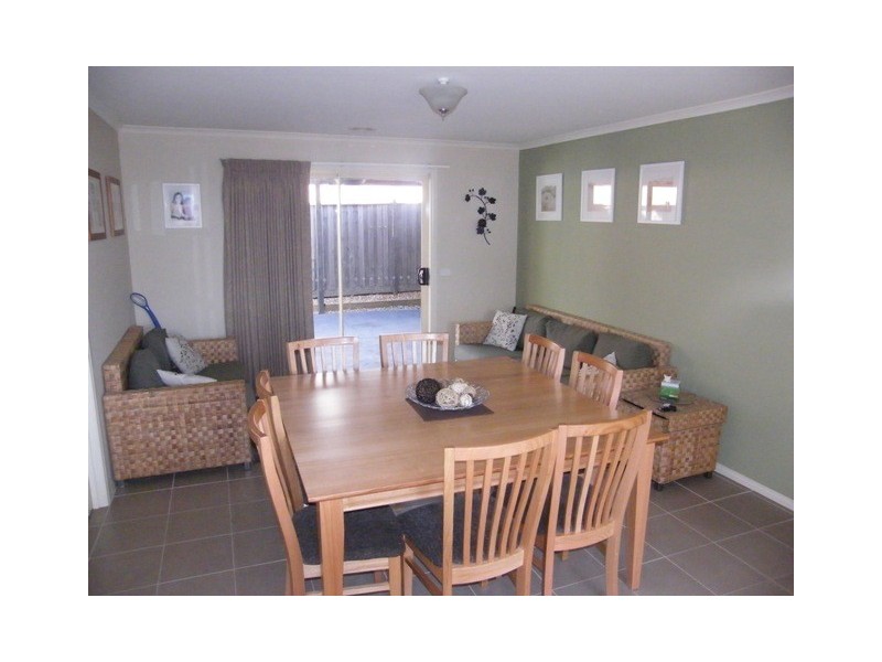 34 Riviera Drive, Berwick VIC 3806