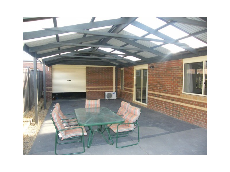 34 Riviera Drive, Berwick VIC 3806