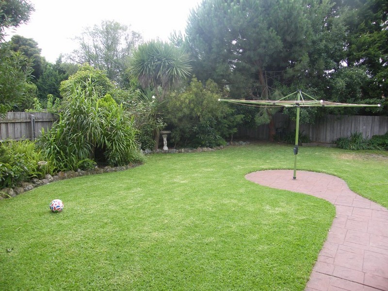 17 Lexcen Close, Berwick VIC 3806