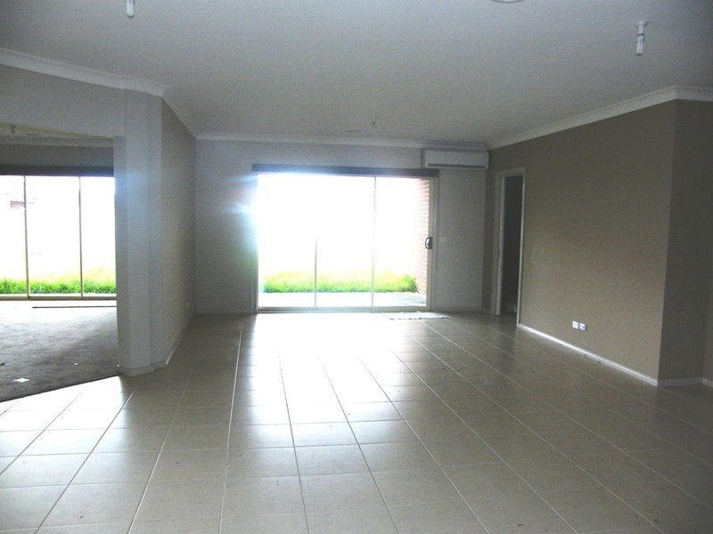 22 Dan Morgan Drive, Cranbourne East VIC 3977