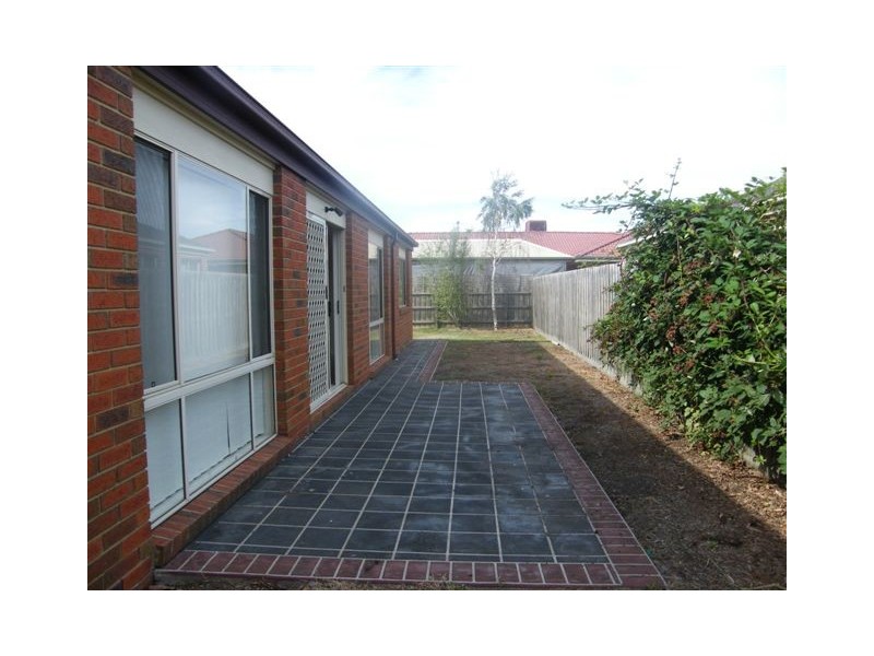 37 Grand Arch Way, Berwick VIC 3806