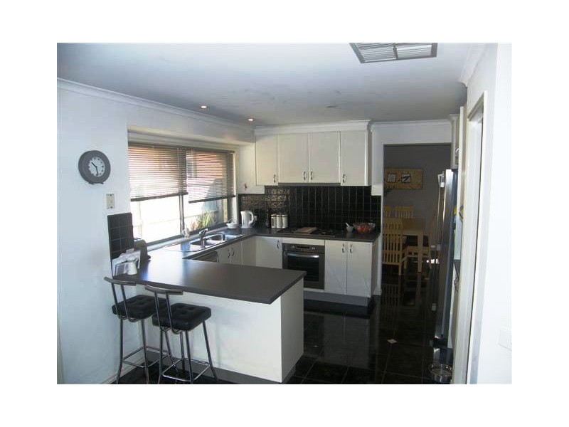 27 Tantallon Blvd, Beaconsfield VIC 3807