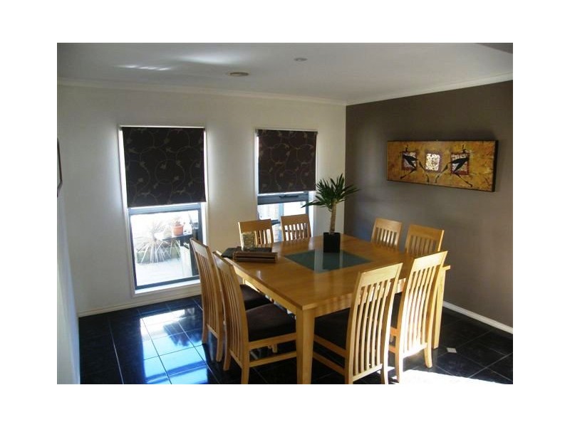 27 Tantallon Blvd, Beaconsfield VIC 3807