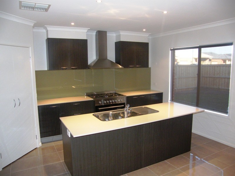 37 Rushlilly Drive, Officer VIC 3809