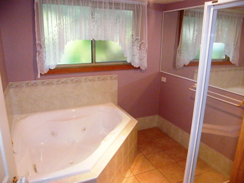 13 Glendale Crest, Berwick VIC 3806