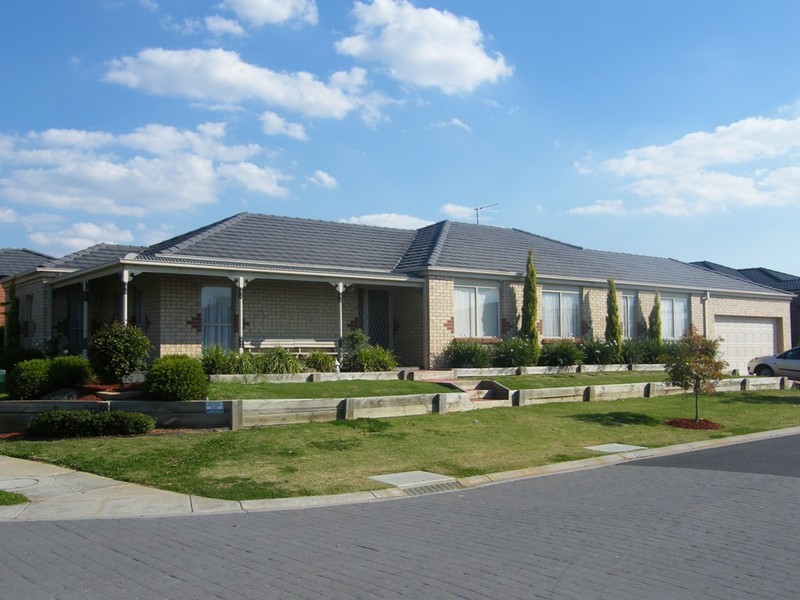 7 Willow Bank Place, Cranbourne East VIC 3977