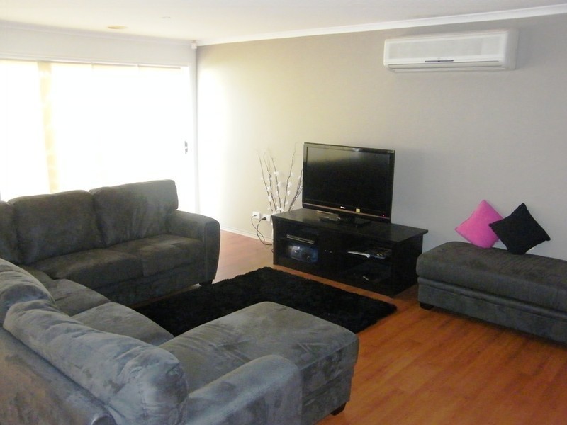 7 Willow Bank Place, Cranbourne East VIC 3977