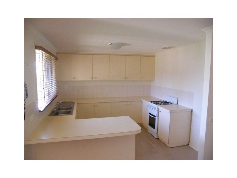 2, 1-3 Wallowa Crescent, Narre Warren VIC 3805