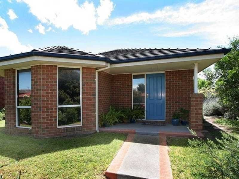 8  Sharpe Court, Berwick VIC 3806