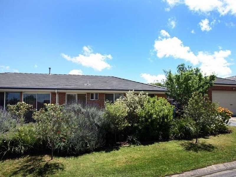 8  Sharpe Court, Berwick VIC 3806