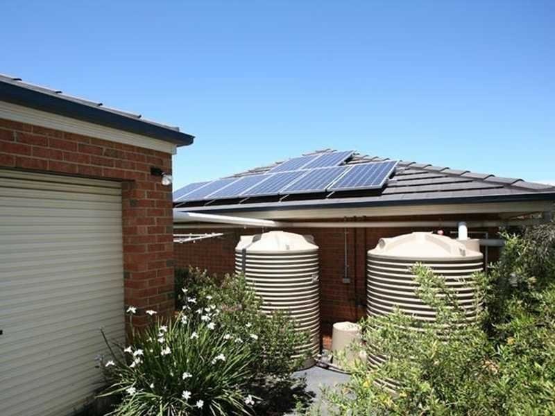 8  Sharpe Court, Berwick VIC 3806