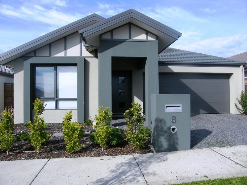 8 Lindeman Street, Berwick VIC 3806