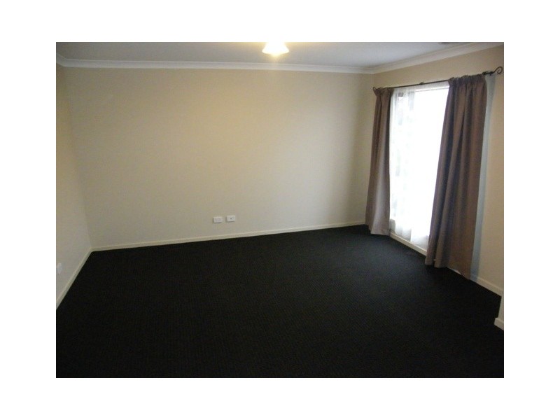 9 Tusmore Grove, Cranbourne North VIC 3977